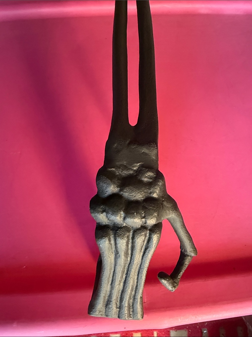 Pottery Barn Skeleton 💀 Hand Iron Wreath Hanger BN - Picture 4 of 7